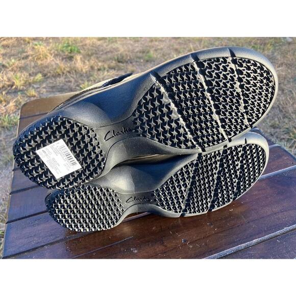 New NWOB Womens Clarks Pro Navy Patent Professional Work Clog Shoes Size 7.5 M - Picture 8 of 8